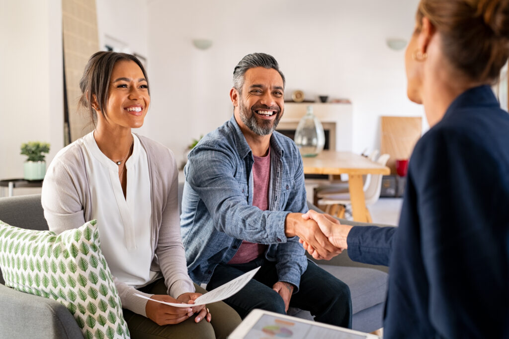 5 Reasons to Work with a Local Relocation Specialist